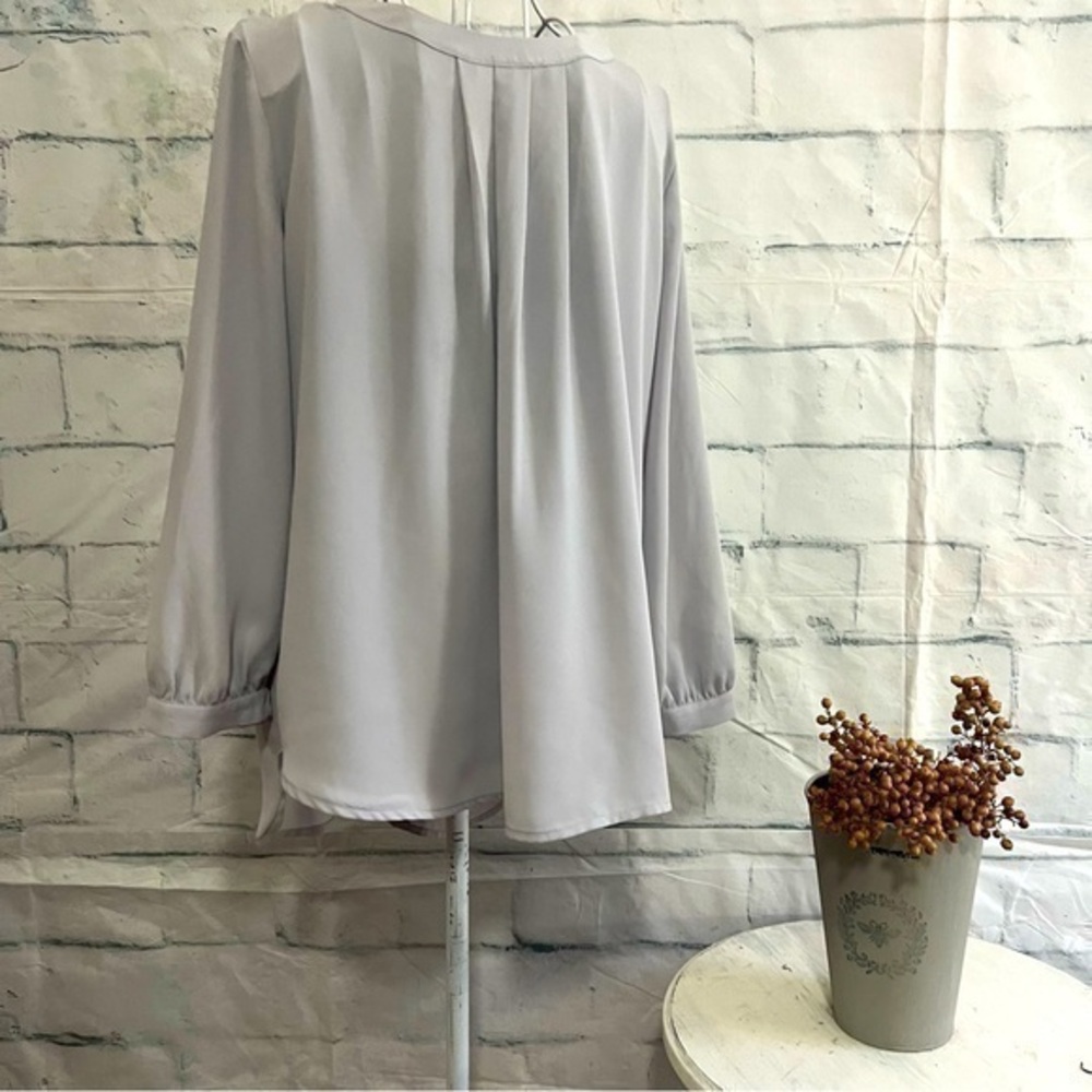 Pleione soft gray blouse, 3/4 length sleeves, buttoned back. Size S. Like new.